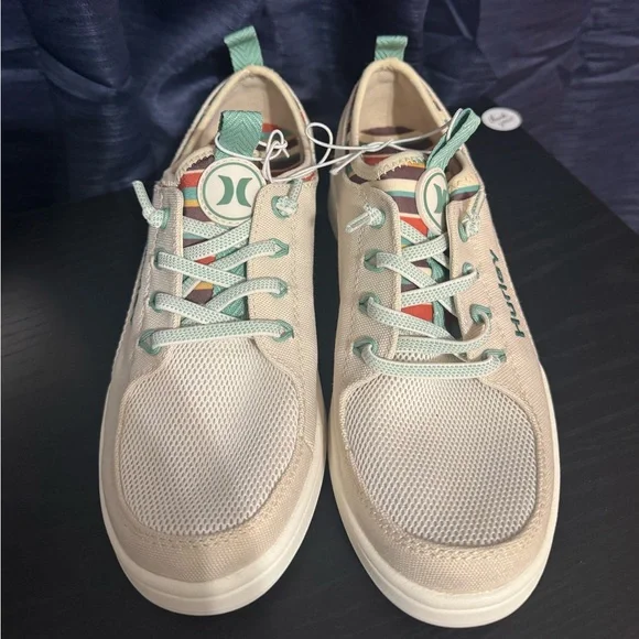 Hurley Beige and Teal Sneakers NEW - Picture 2 of 5